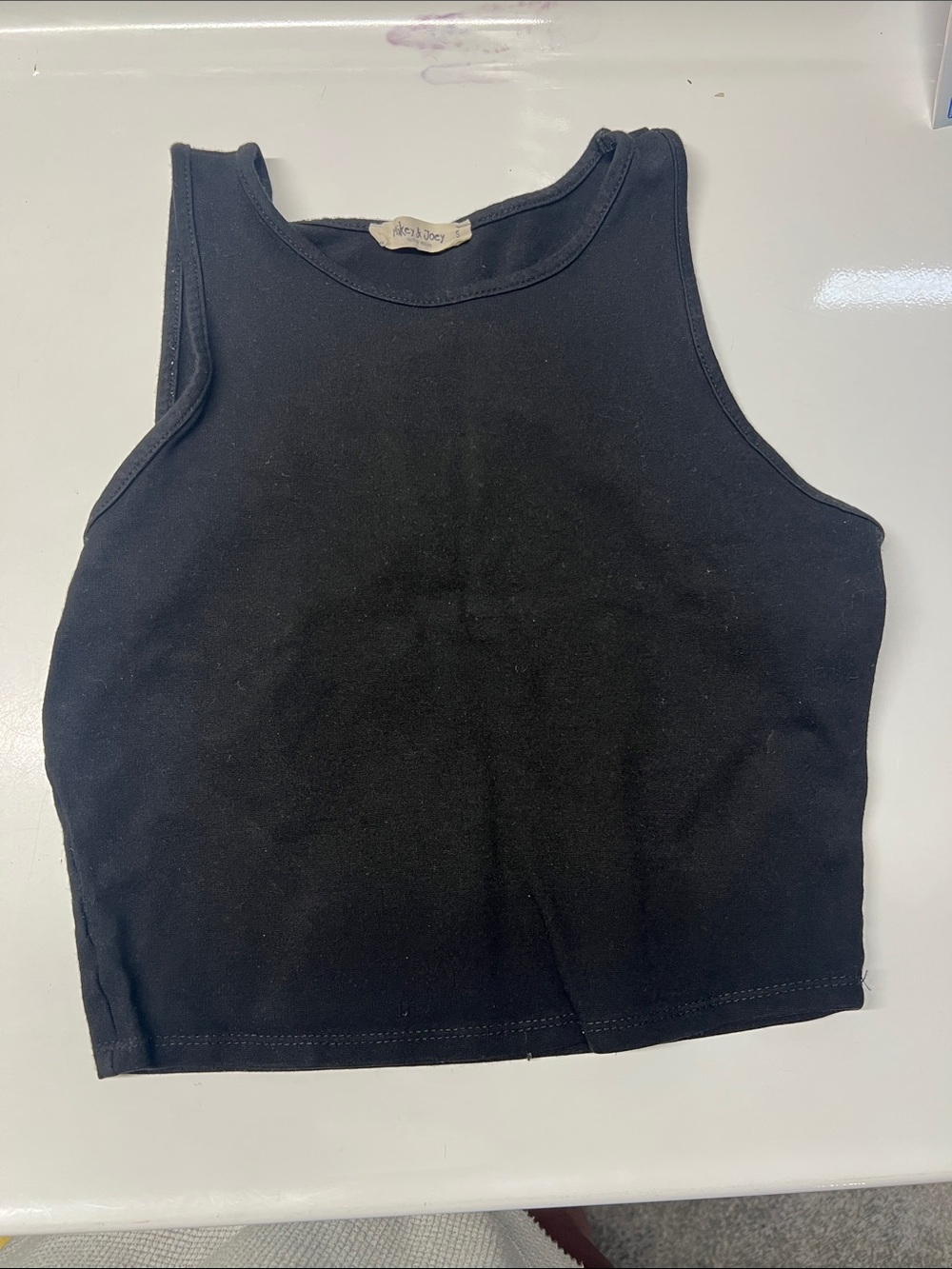 Black Ribbed Cropped Tank Top — Women’s Casual Essential
